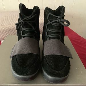 Yeezy 750 Triple Black